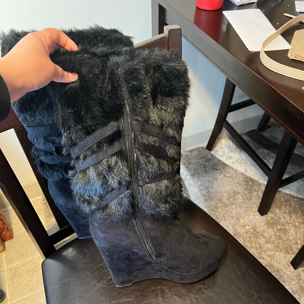 Elegant Black Faux Fur Winter Boots, never worn!